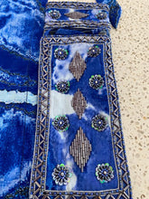 Load image into Gallery viewer, Deep blue sarong - small flowers
