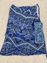 Load image into Gallery viewer, Deep royal blue sarong - swirls
