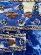 Load image into Gallery viewer, Deep blue sarong - small flowers
