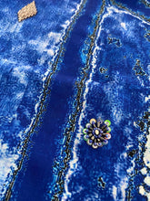 Load image into Gallery viewer, Deep blue sarong - small flowers
